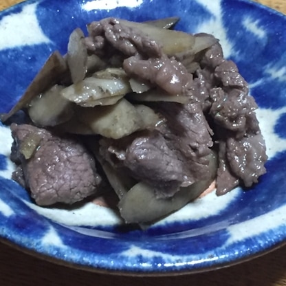 ゴボウ入りの牛肉のしぐれ煮、やっぱりゴボウは合いますね！
簡単に美味しくできました。